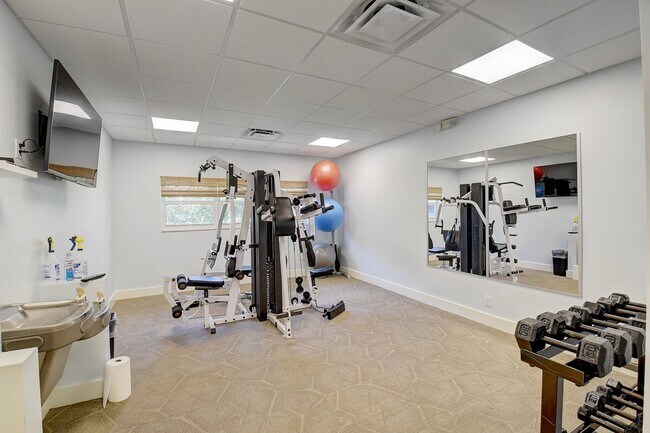 Building Photo - 2717 Florida Blvd