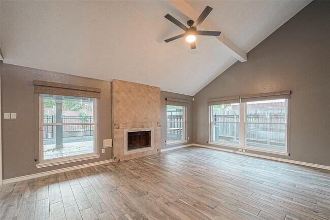 Building Photo - 2122 Courtshire Ln