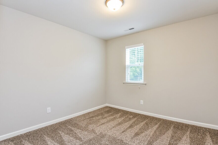 Building Photo - 84 Pamlico Dr