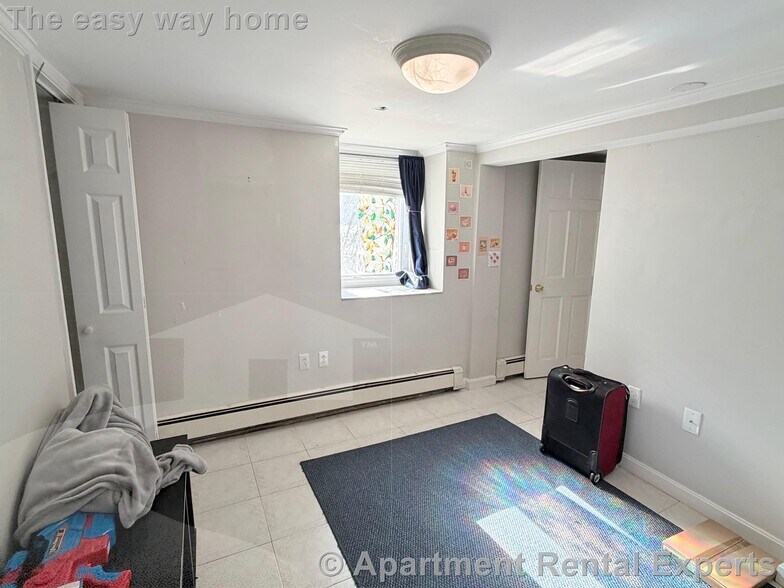 Building Photo - 519 Main St