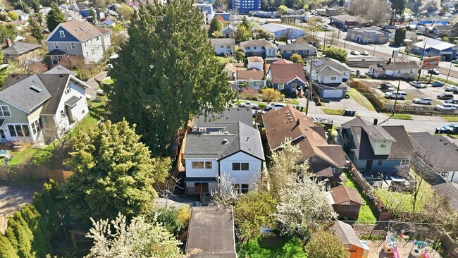 Building Photo - 3Bd/3Ba Seattle Home