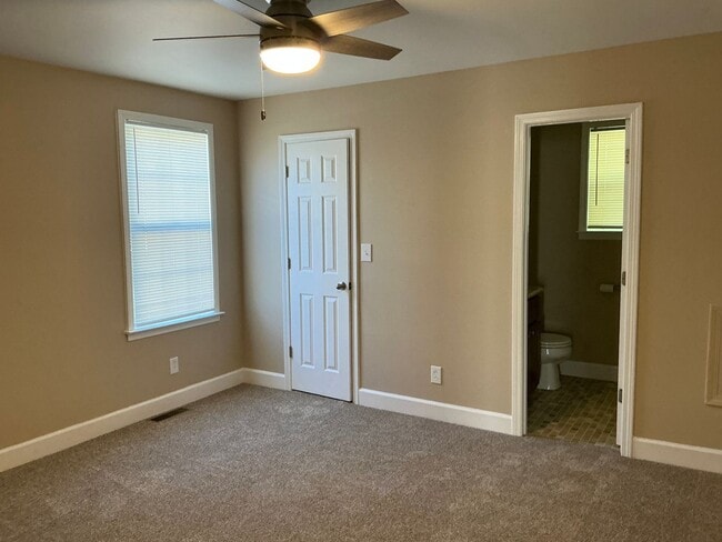 Building Photo - 824 Buckhorn Dr