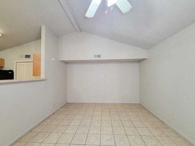 Building Photo - 17423 Ranch Country Rd