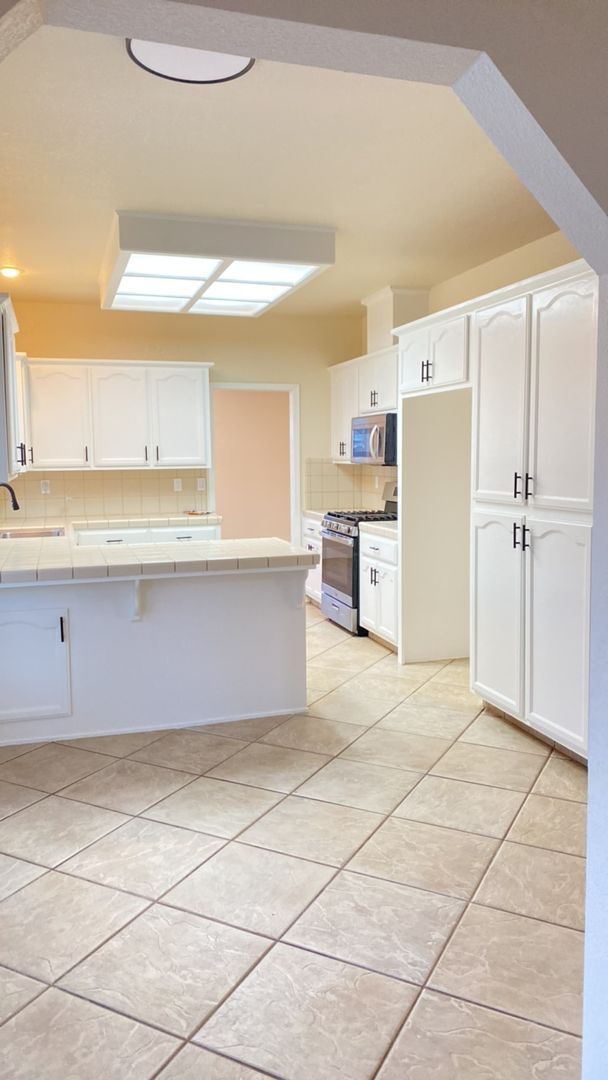 Building Photo - Charming Home in Turlock's Alpine Estates - $500 OFF FIRST MONTH RENT MOVE IN SPECIAL