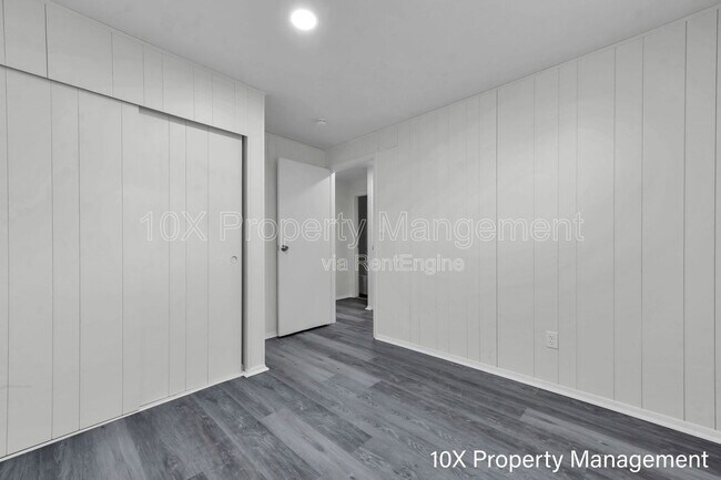 Building Photo - 907 Higbee Dr N