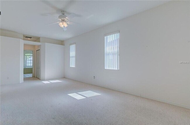 Building Photo - 3 bedroom 2 bathroom beautiful home