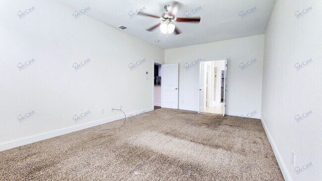Building Photo - 3808 Hazelhurst Dr