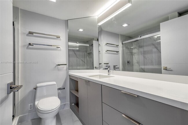 Building Photo - 701 Brickell Key Blvd