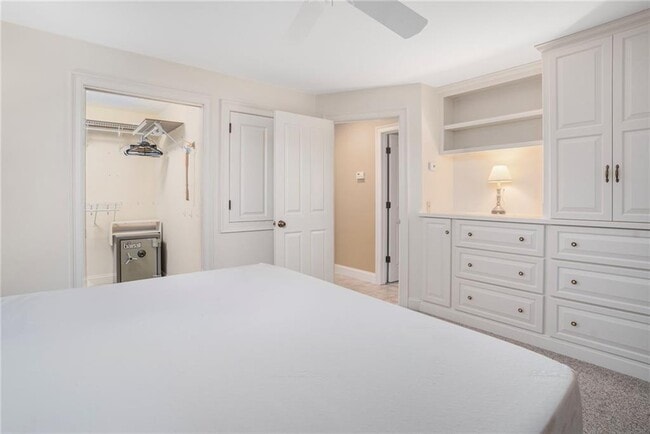 Building Photo - 14 Betty Hill Rd