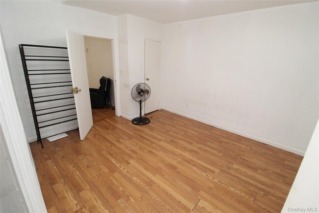 Building Photo - 211-77 Jamaica Ave