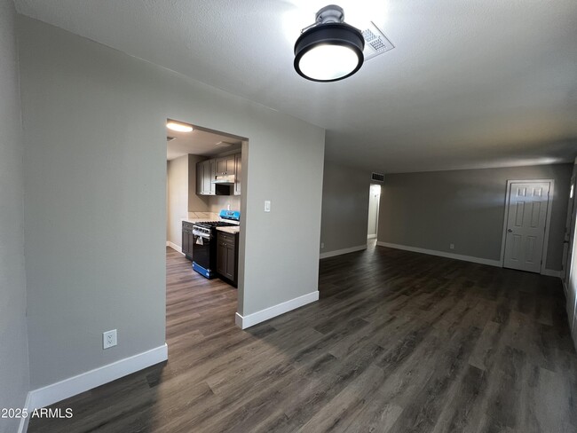 Building Photo - 3336 W Turney Ave