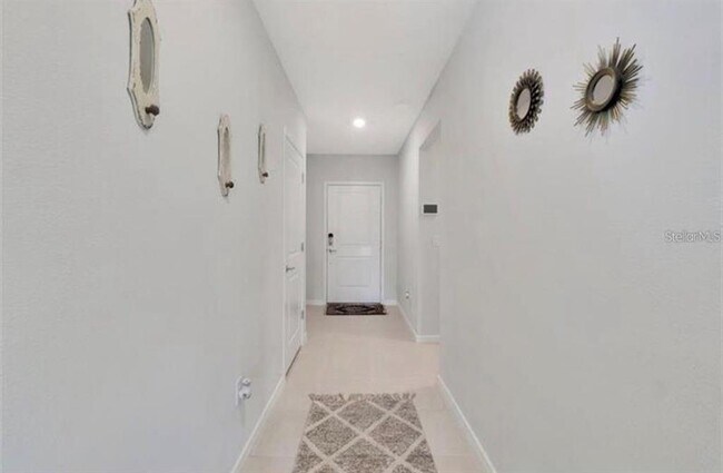 Building Photo - 9079 Royal River Cir