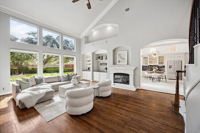 Building Photo - 5826 Santa Fe Springs Dr
