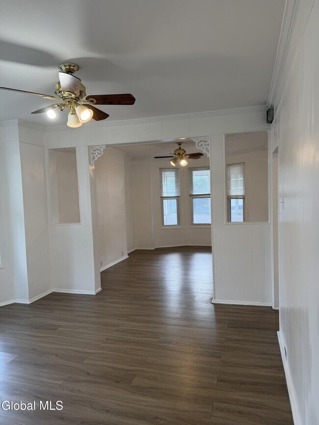 Building Photo - 26 Kinloch Ave