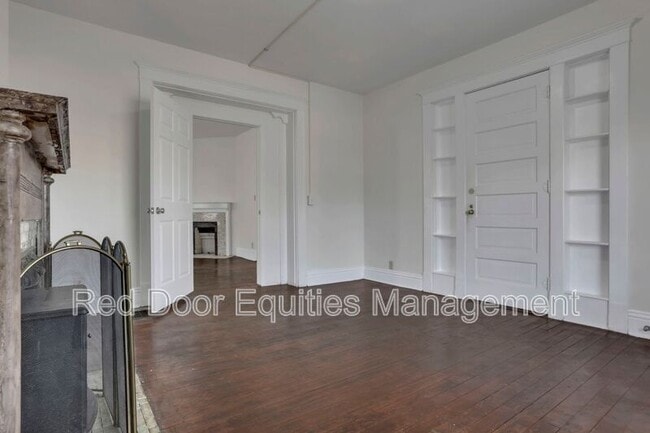 Building Photo - 134 W Walnut St