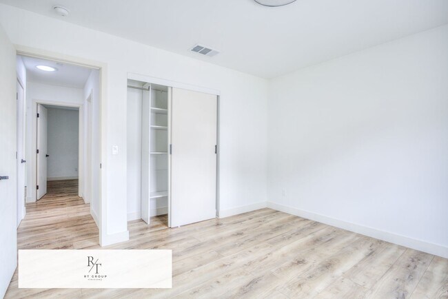 Building Photo - Bright 2BD Back House in Temple City Unified School District – Washer/Dryer Included. Separate En...