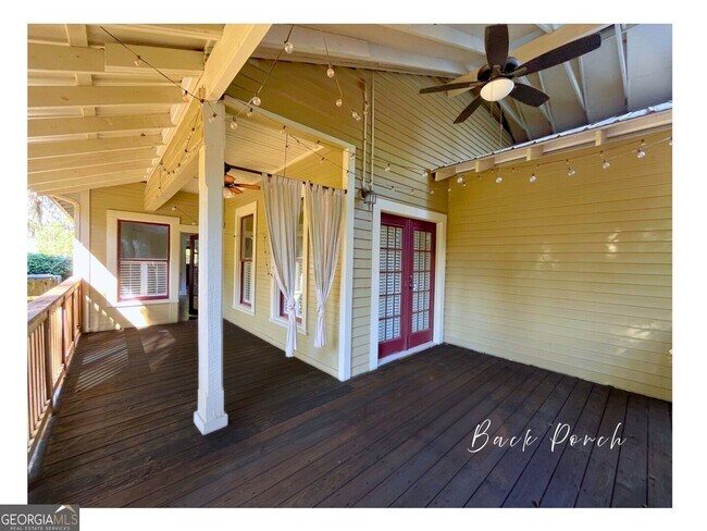 Building Photo - 208 Bartlett St