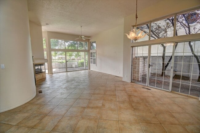 Building Photo - Tanoan---On a GOLF COURSE LOT!