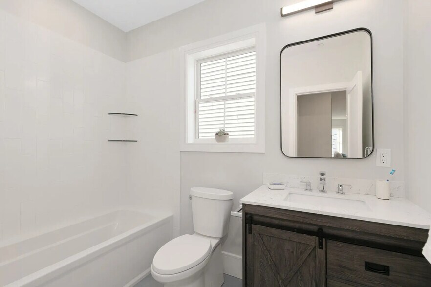 Building Photo - 19 Berkshire St