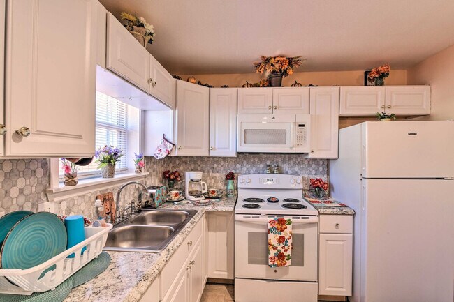 Building Photo - 1319 40th St