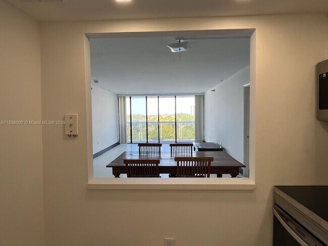 Building Photo - 20515 E Country Club Dr
