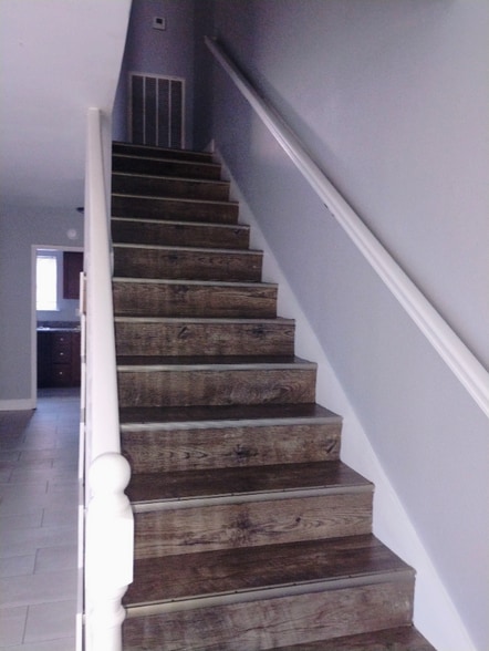 Building Photo - 12240 Jackson Rd