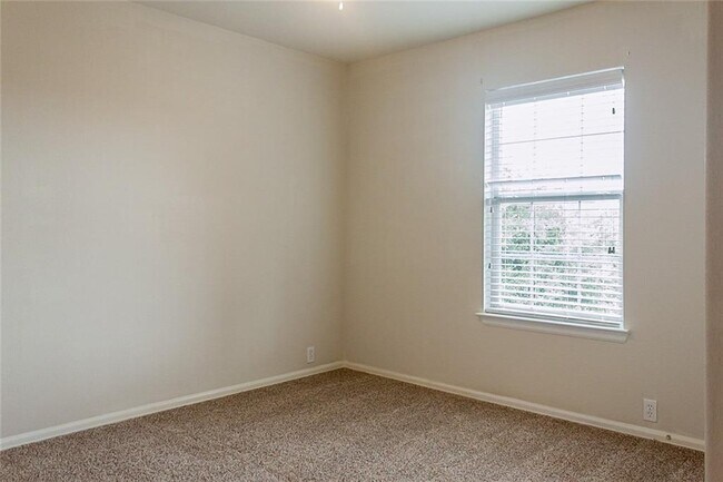 Building Photo - 965 Sweet Gum Dr