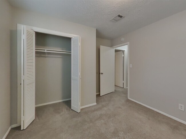 Building Photo - 4238 Burkegate Dr