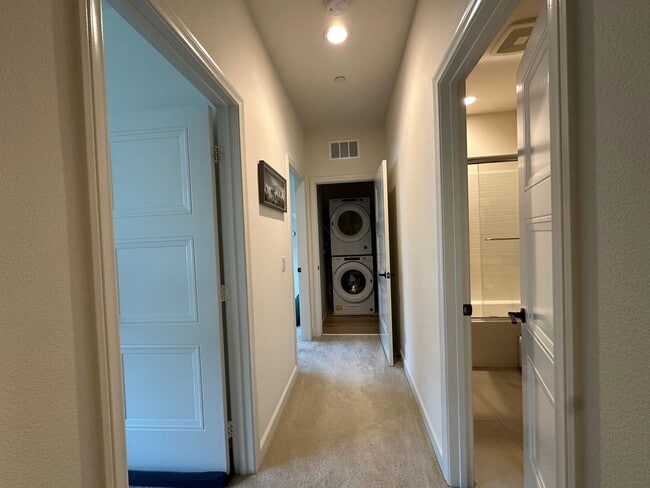 Building Photo - Room for Rent in Stanton-Prime Location