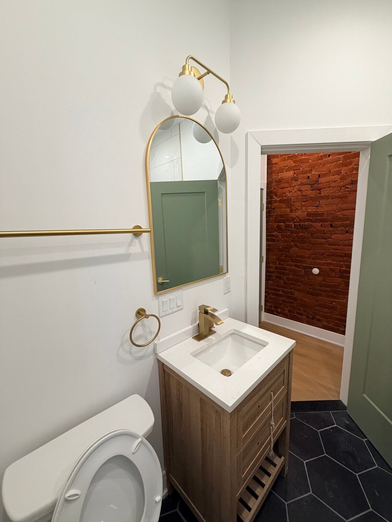 Building Photo - 1325 Kerbaugh St