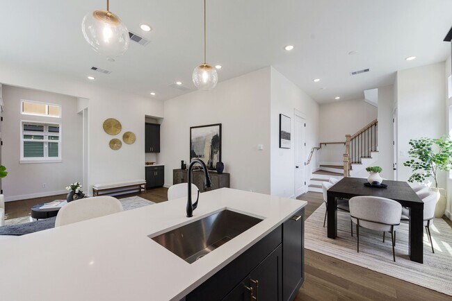 Building Photo - 9311 Montridge Dr