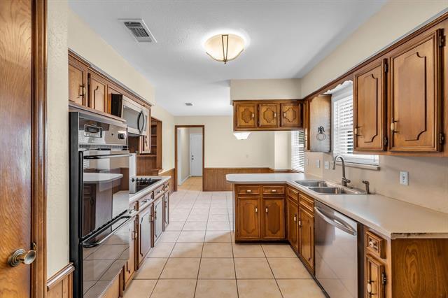 Building Photo - 2600 Kimberly Ln