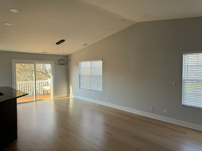 Building Photo - 2635 Loren Ln