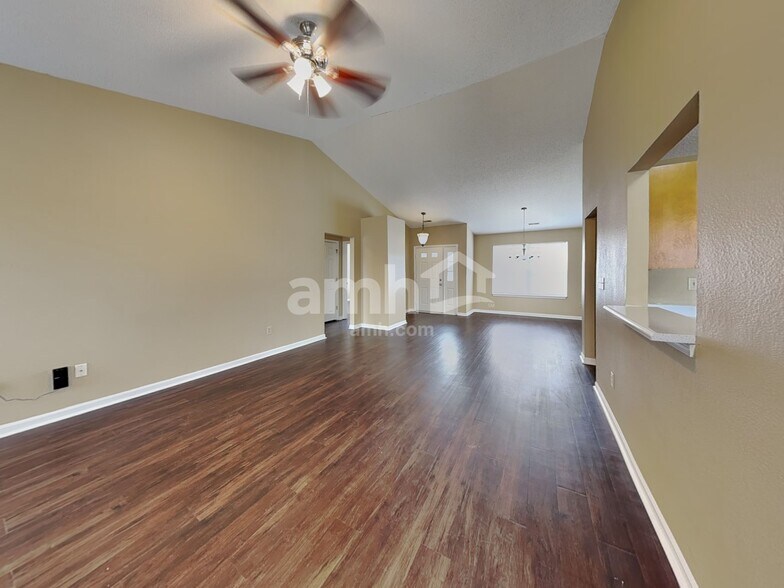 Building Photo - 151 E Pine Ridge Dr