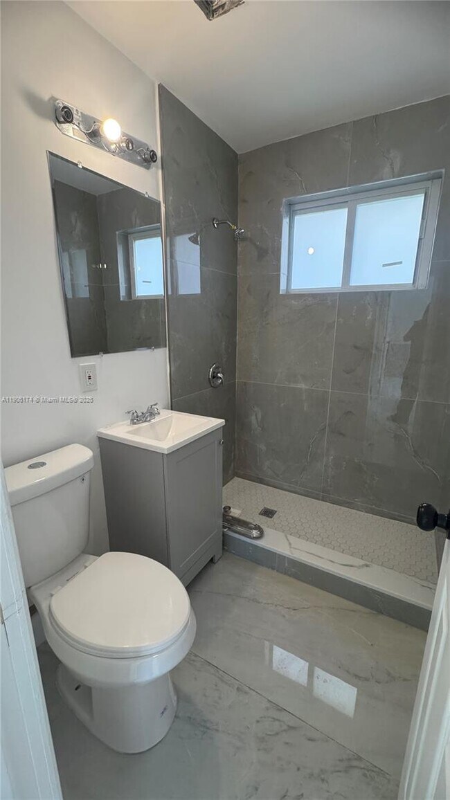 Building Photo - 901 NW 116th St