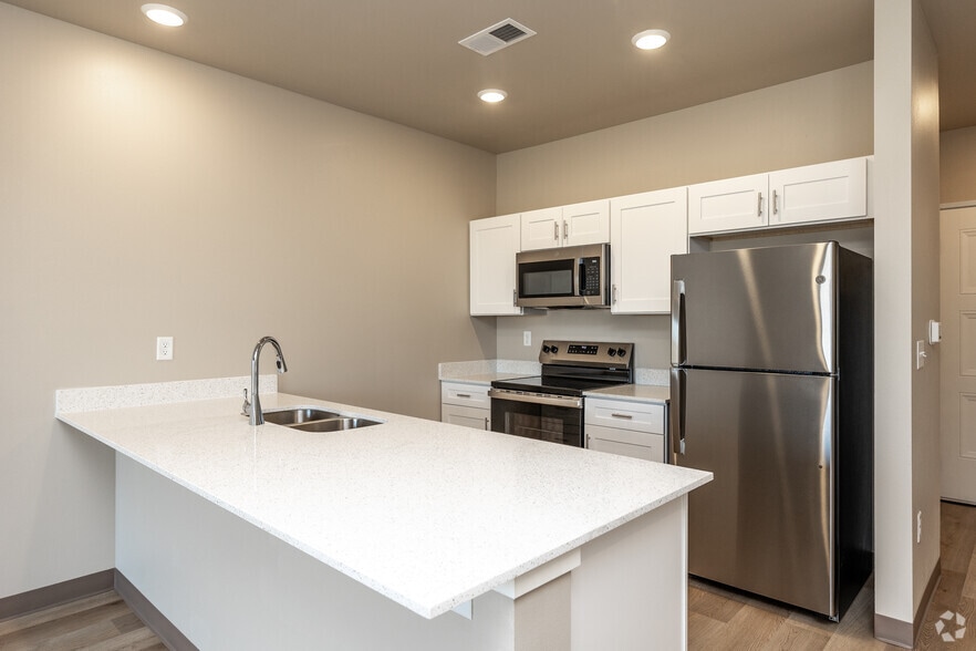 1BR, 1BA - 847SF - C3 - Kitchen - The Baltic