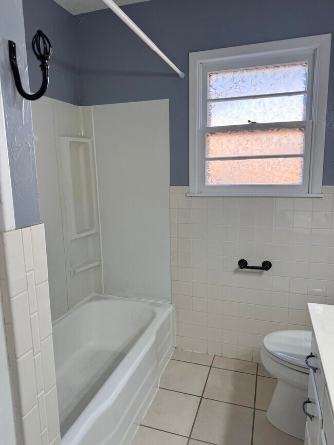 Building Photo - 5422 33rd St