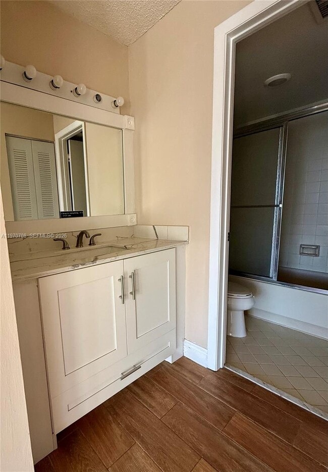 Building Photo - 201 Lake Pointe Dr