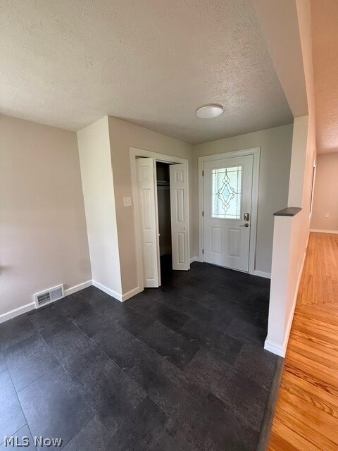 Building Photo - 188 Meadowbrook Ave