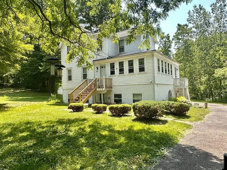 Primary Photo - 6440 Seneca St