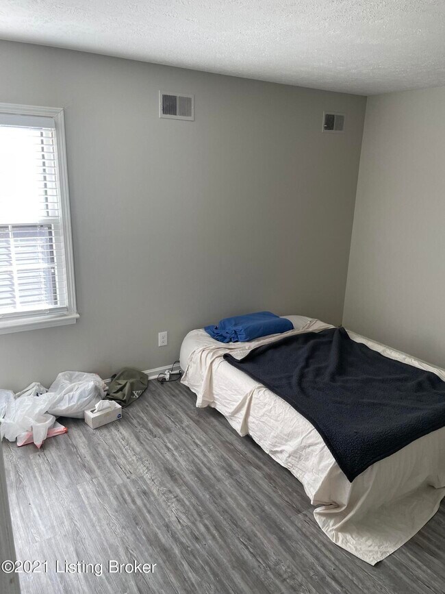 Building Photo - 2707 Riedling Dr