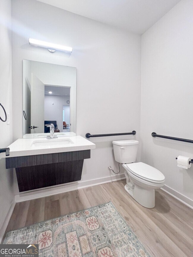 Building Photo - 240 Martha Dr