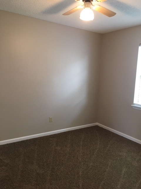 Building Photo - 3 Bedroom 2 Bath Home Close to Moody