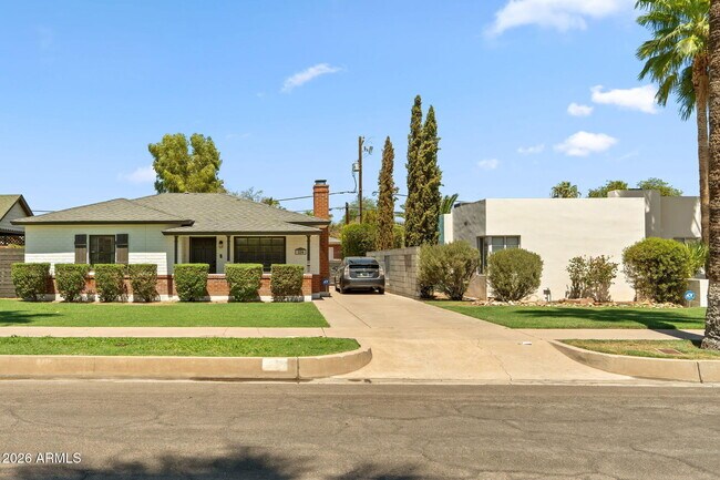 Building Photo - 334 W Lewis Ave