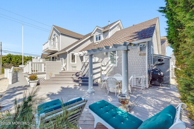 Building Photo - 973 Ocean Ave