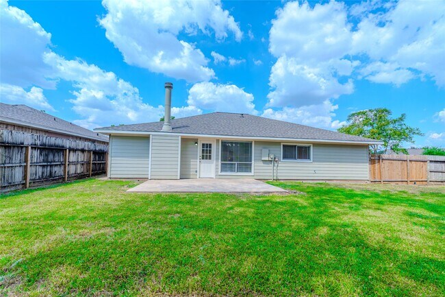Building Photo - 2714 Flintrock Cir