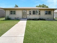 Building Photo - $0 DEPOSIT OPTION! UNIVERSITY PARK/DU, BEAUTIFUL RANCH HOME, 3 CAR GARAGE, HARDWOOD FLOORS, SOLAR...