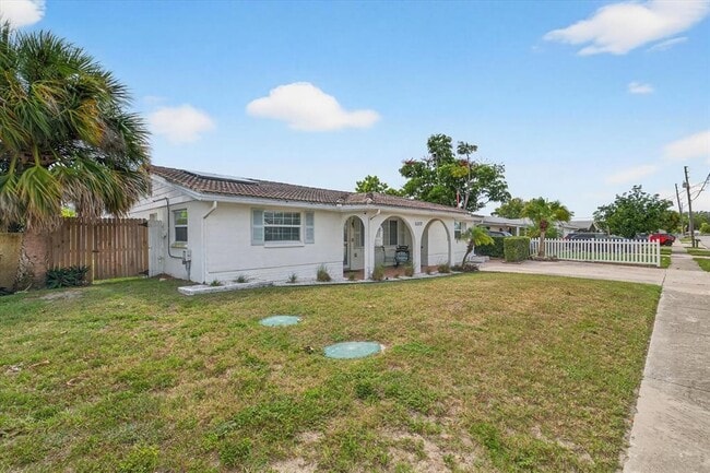 Building Photo - 5312 Flora Ave