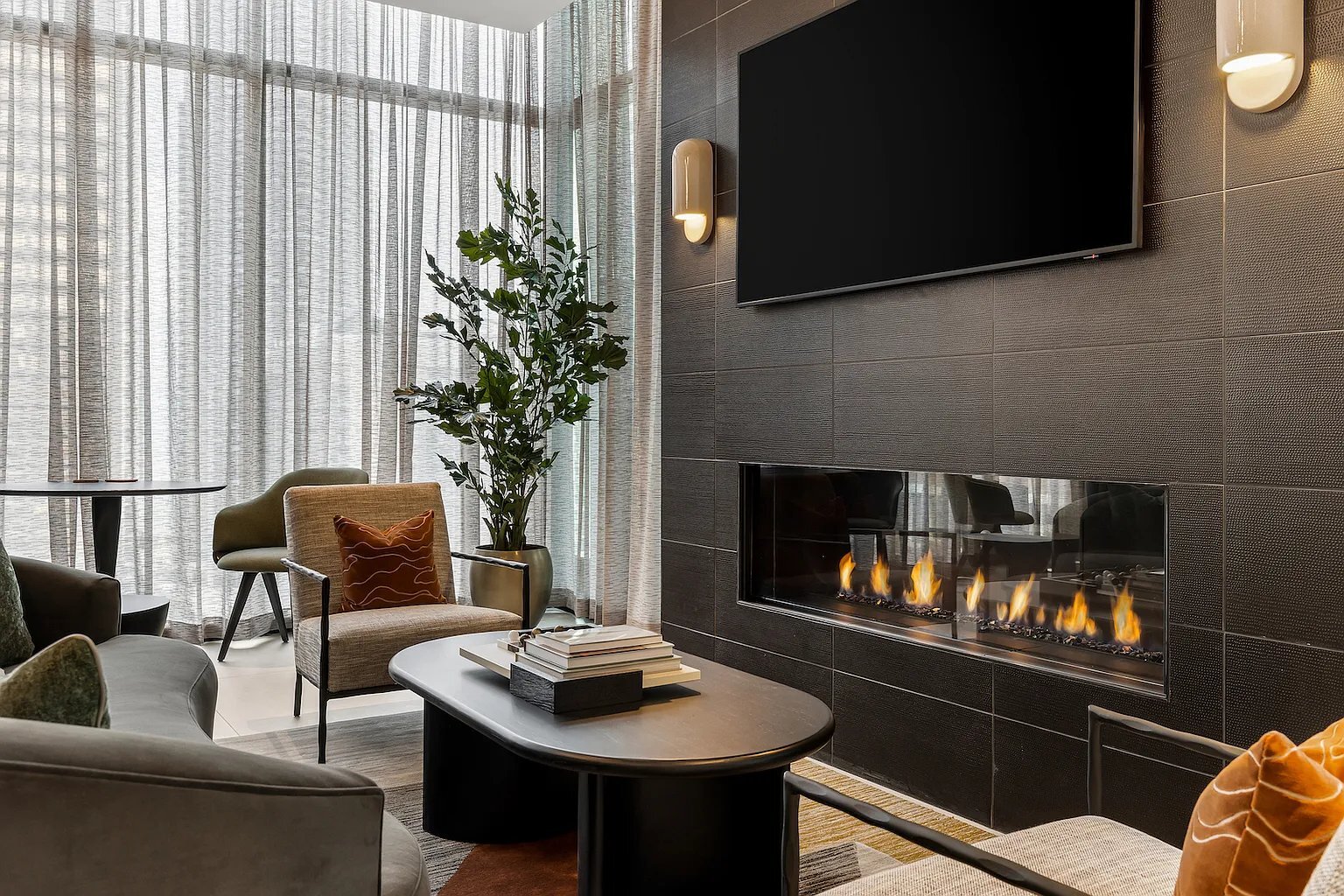 Building Photo - 515 N St Clair St