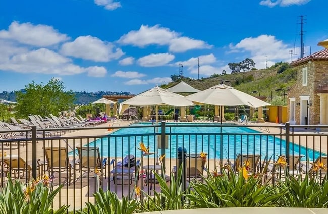 Building Photo - 2740 Bellezza Dr